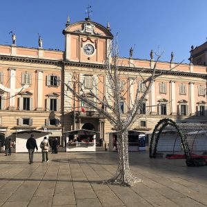 Il Palazzo della Camera di Commercio, Piazza Cavalli