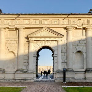 Palazzo Te, ingresso al giardino