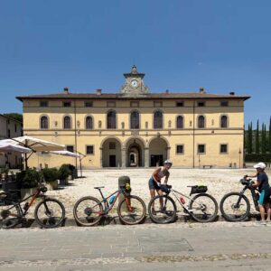 La piazza di Terra del Sole con la Fortezza Medicea